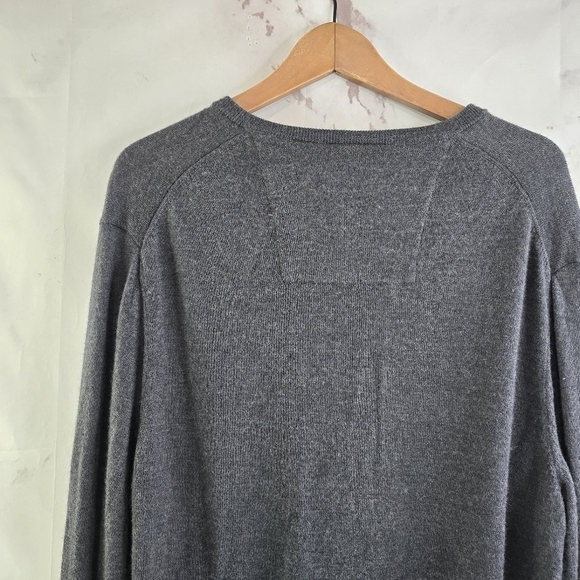 Calvin Klein Sweater Mens XL Gray Merino Wool Lightweight V Neck - Picture 6 of 11